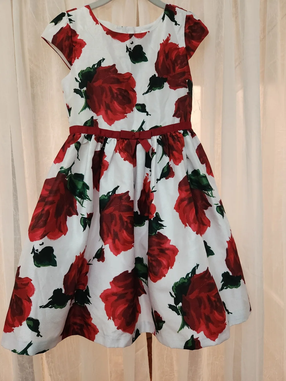 Gymboree White Dress with Red Rose Print & Green Leaves, Sz 5, EPreLC